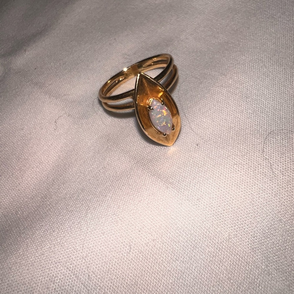 14K yellow gold w/Opal